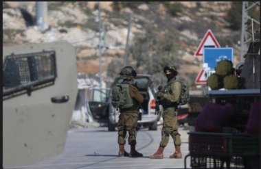 إصابة ثلاثة فلسطينيين بالرصاص والعشرات بالاختناق جراء قمع العدو مسيرة كفر قدوم
